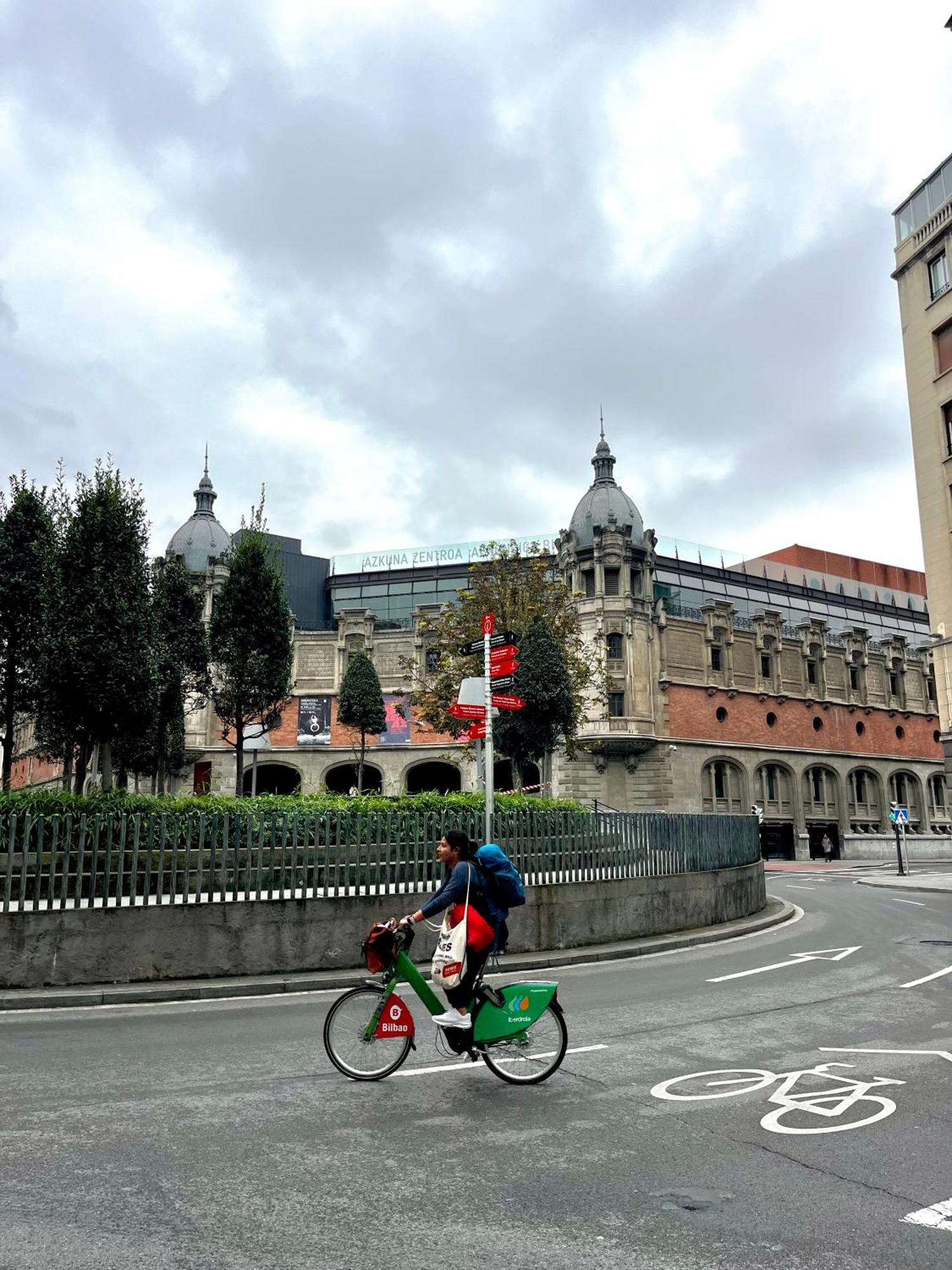 Piso En El Centro De Bilbao, Frente A La Alhondiga Apartment Luaran gambar